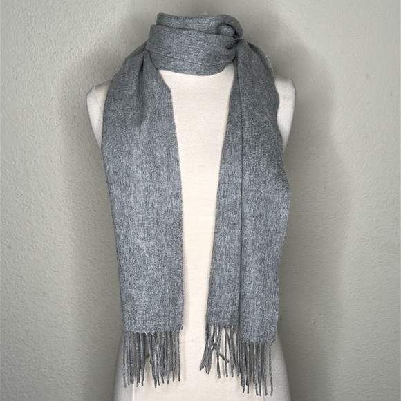 Bytu Cashmere Wool Fringe Scarf Gray Preppy Classic - Picture 4 of 9